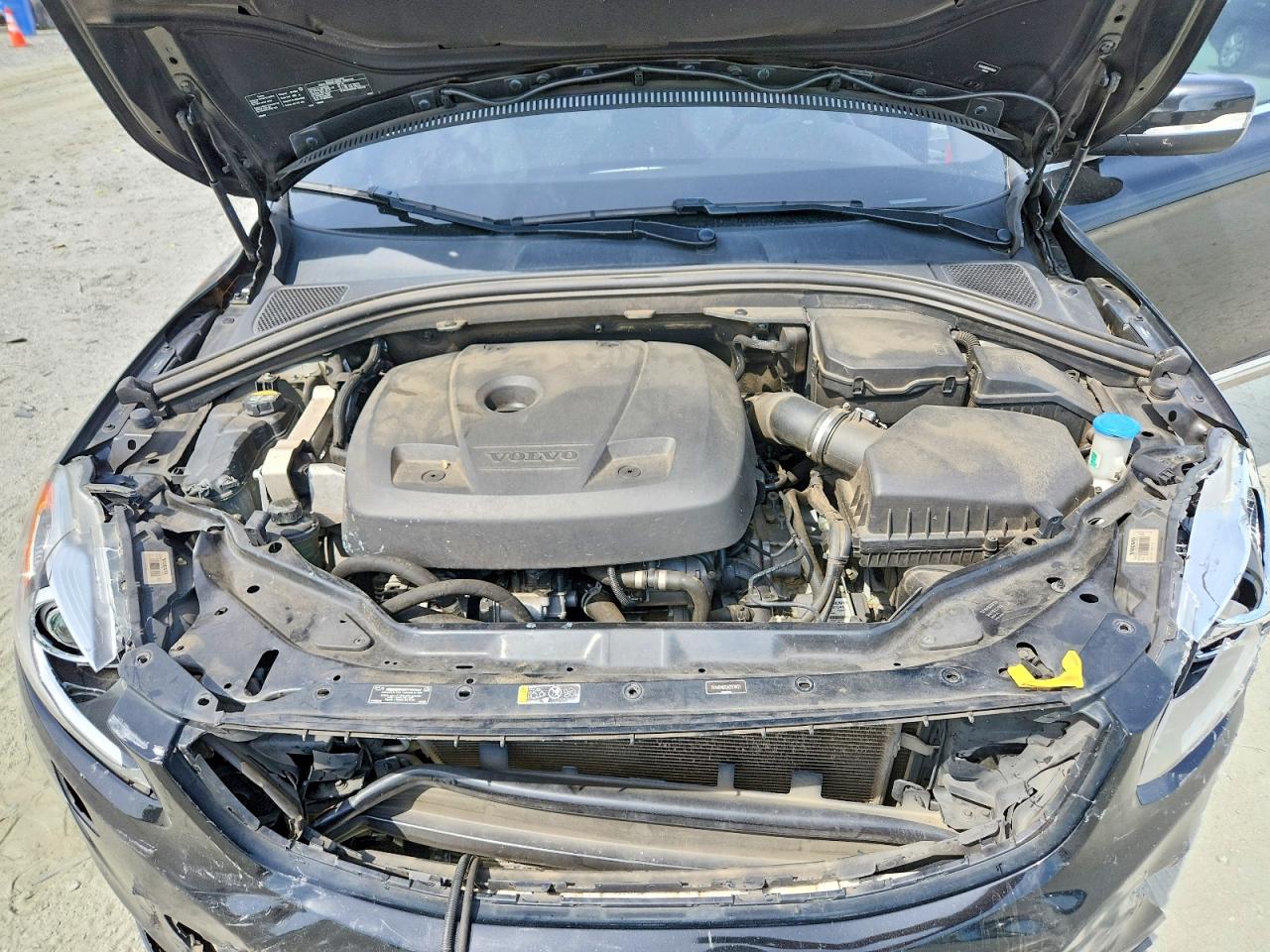 2017 VOLVO XC60 T5 DYNAMIC photo 12