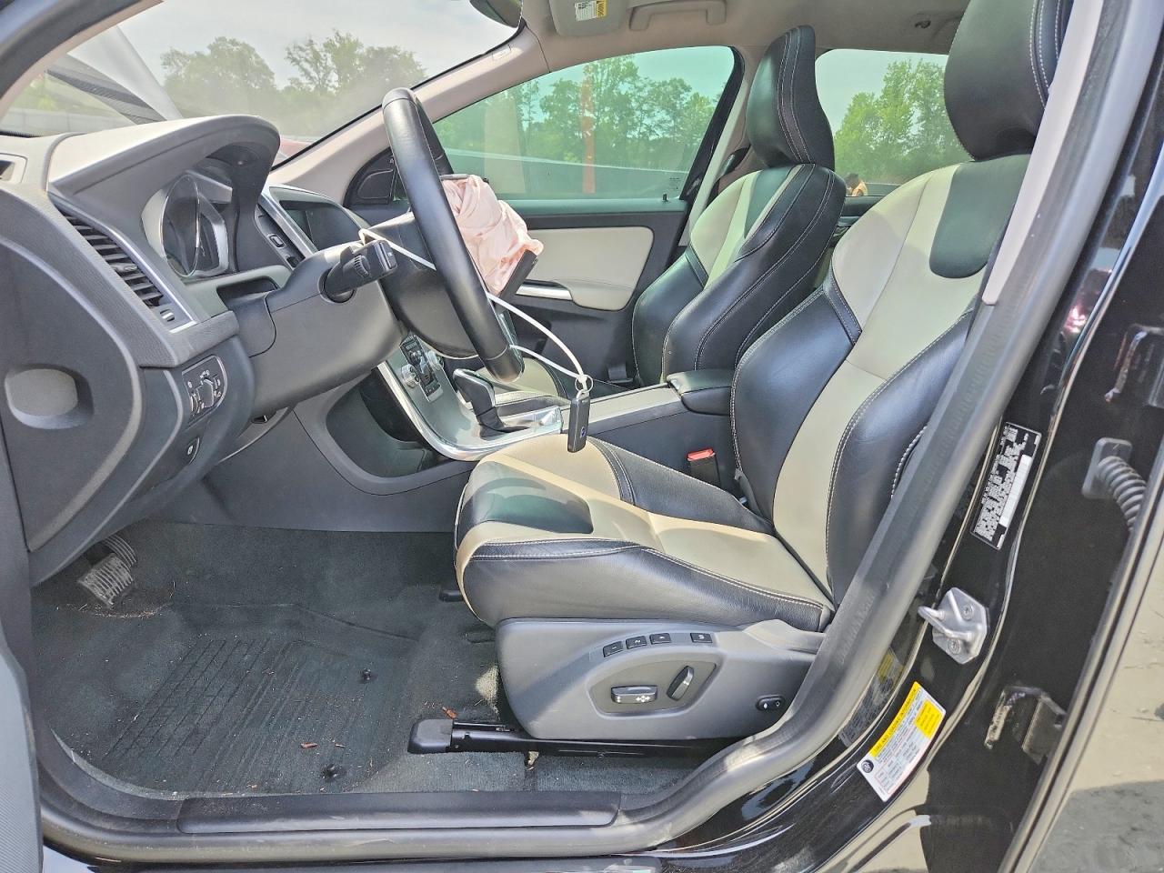 2017 VOLVO XC60 T5 DYNAMIC photo 7