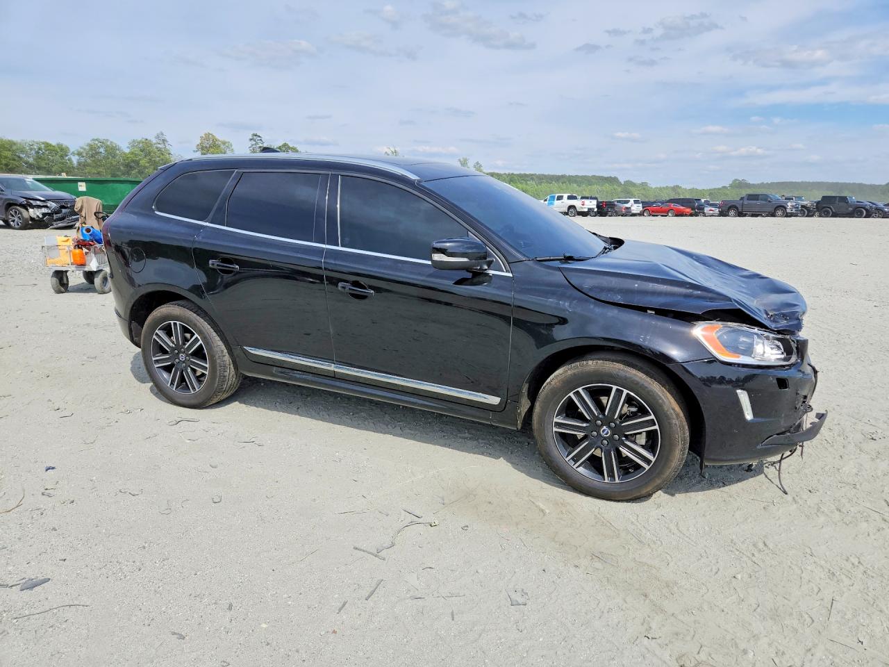 2017 VOLVO XC60 T5 DYNAMIC photo 4