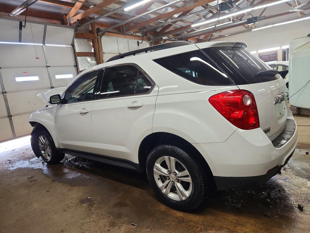 2015 CHEVROLET EQUINOX LT photo 2