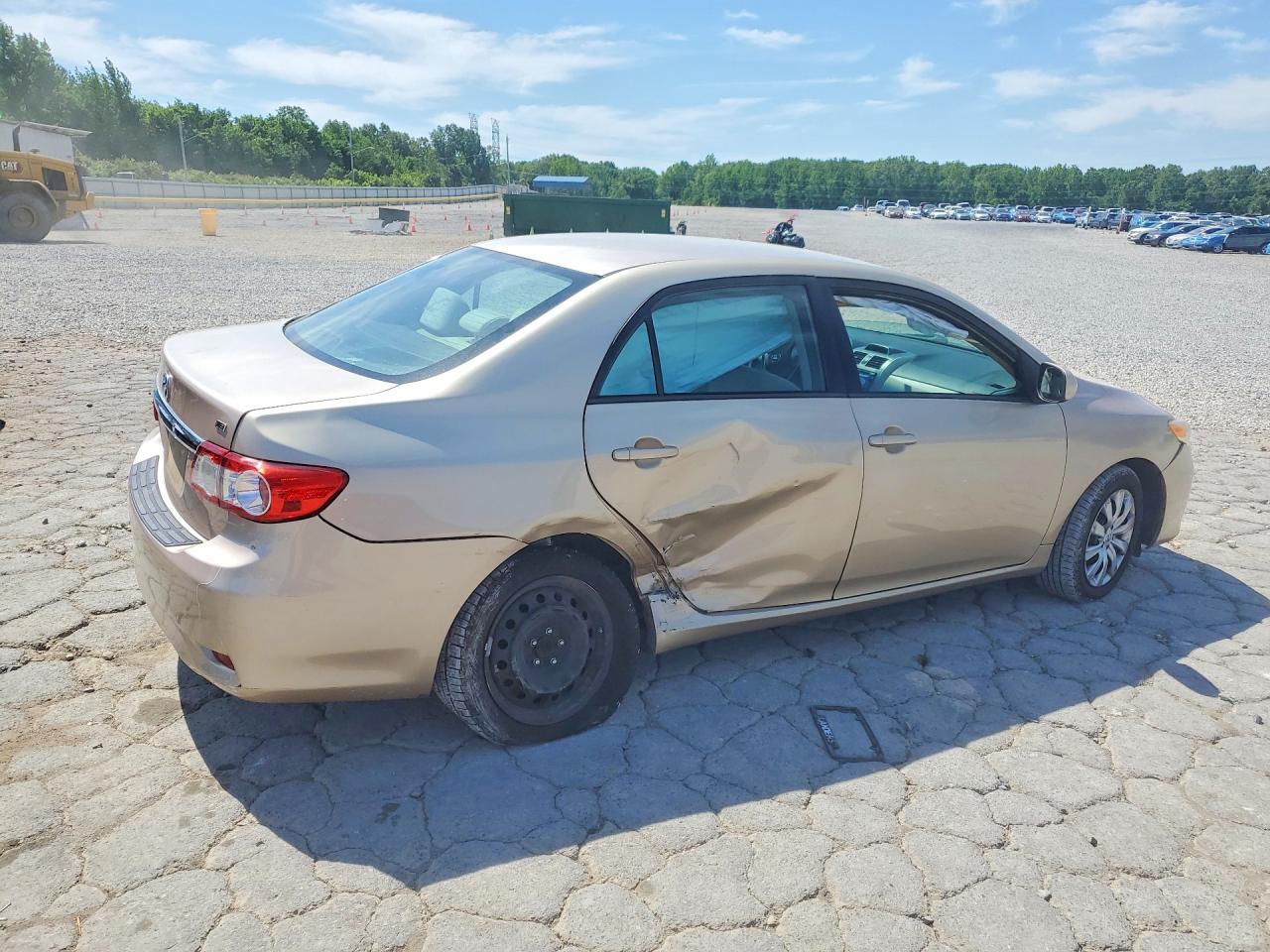 2012 TOYOTA COROLLA LE photo 5