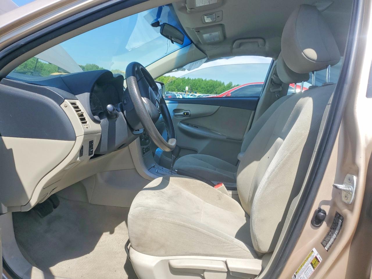 2012 TOYOTA COROLLA LE photo 13