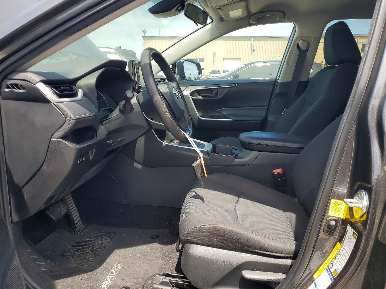 2021 TOYOTA RAV4 LE photo 13