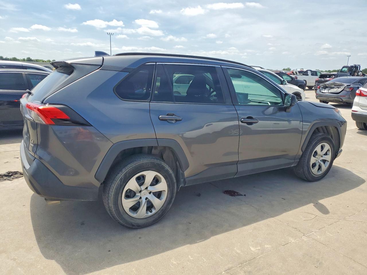 2021 TOYOTA RAV4 LE photo 5