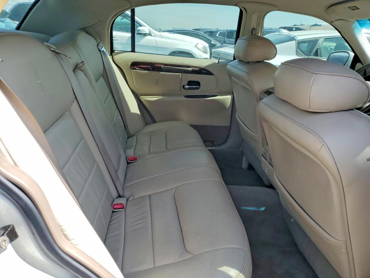2000 LINCOLN TOWN CAR EXECUTIVE photo 19