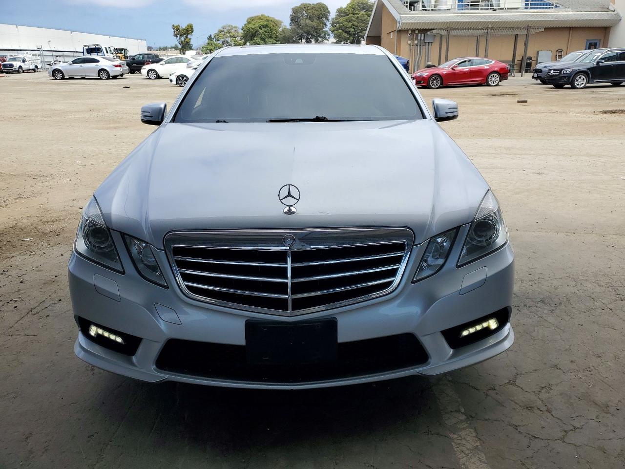2011 MERCEDES-BENZ E 350 photo 9