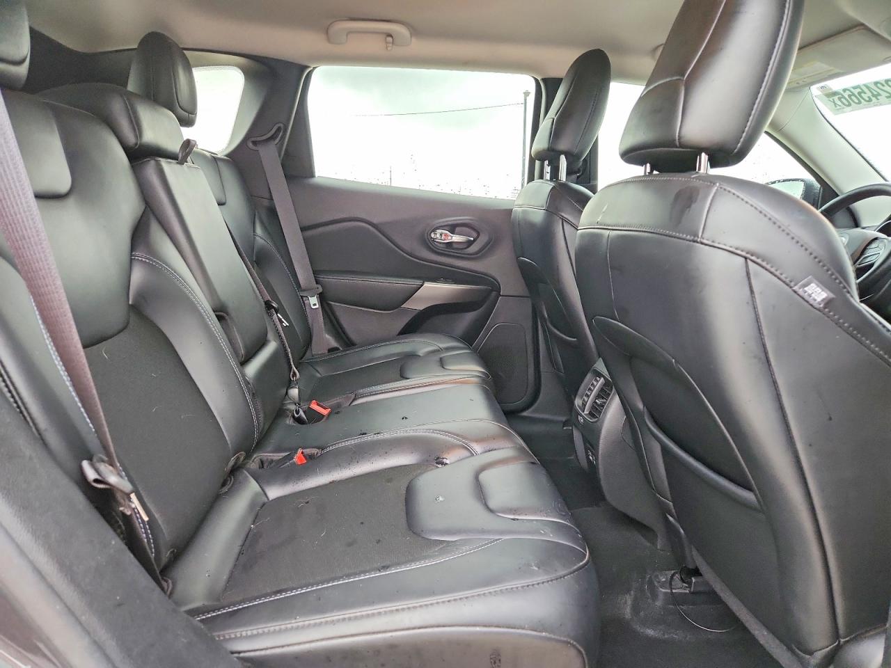 2021 JEEP CHEROKEE LATITUDE PLUS photo 31