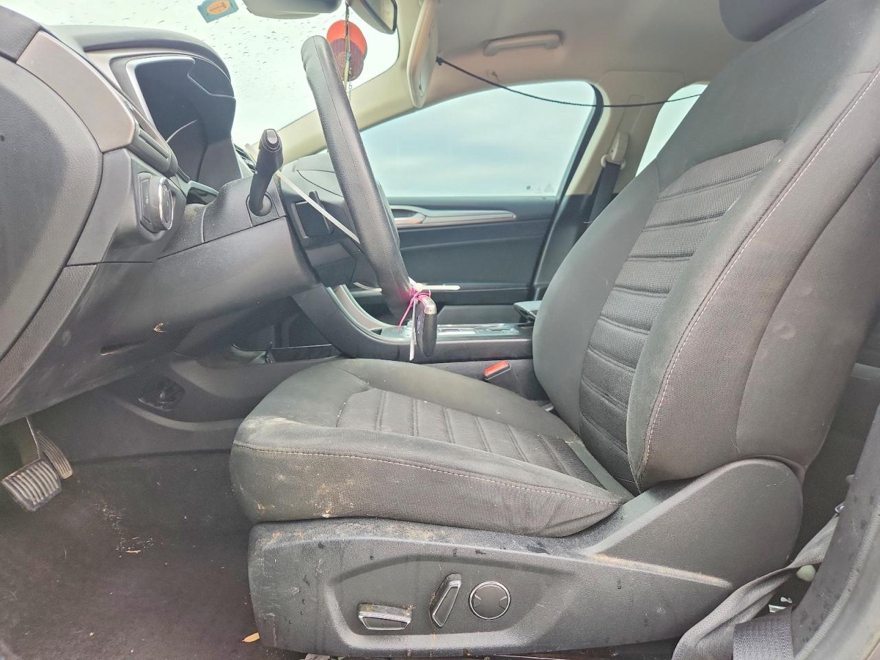 2019 FORD FUSION SE photo 19