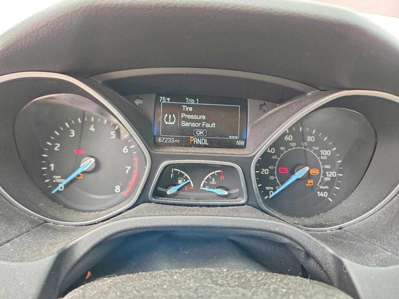 2015 FORD FOCUS SE photo 9