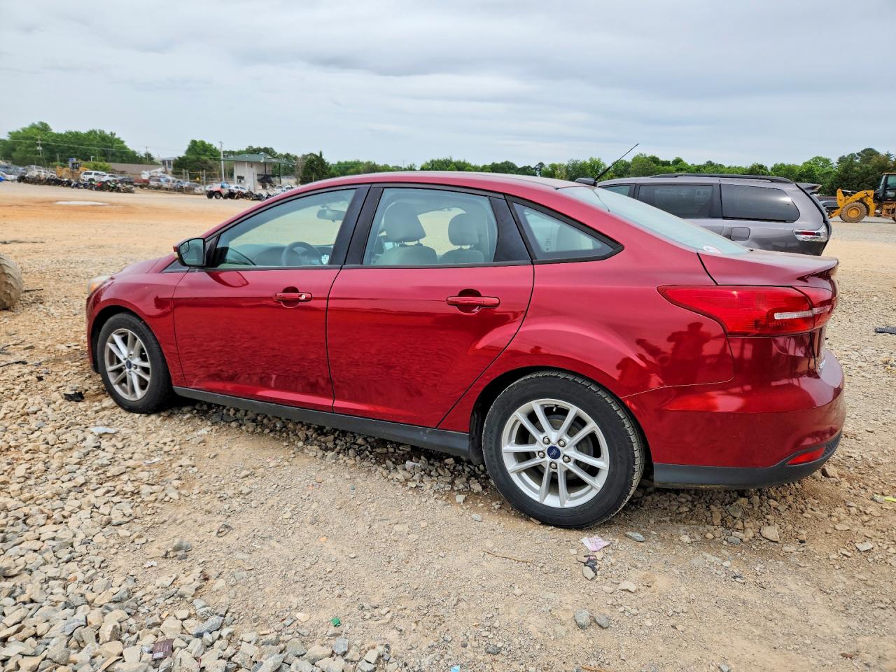 2015 FORD FOCUS SE photo 2