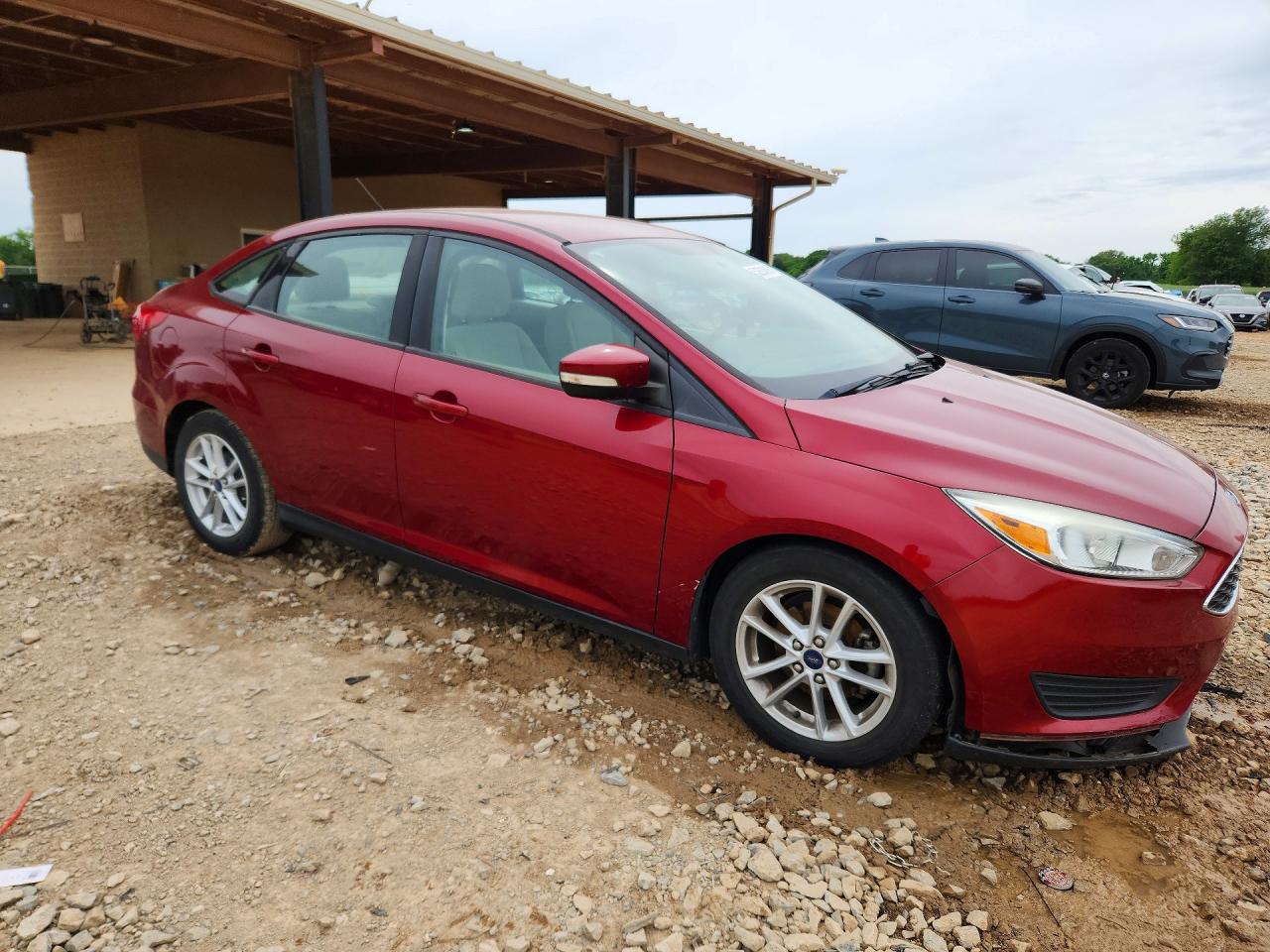 2015 FORD FOCUS SE photo 4