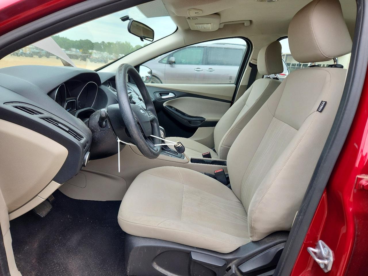 2015 FORD FOCUS SE photo 7
