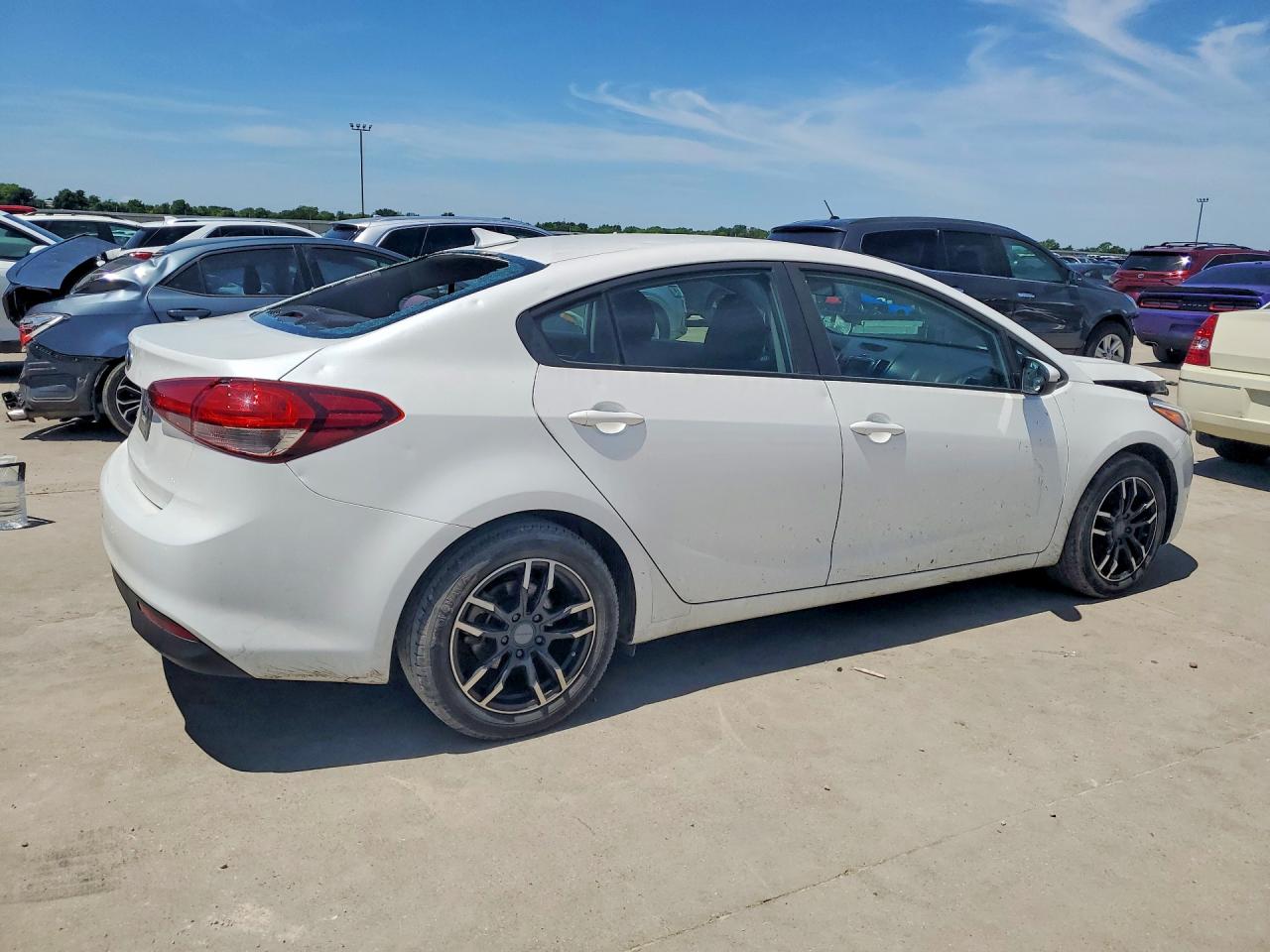 2018 KIA FORTE LX photo 3