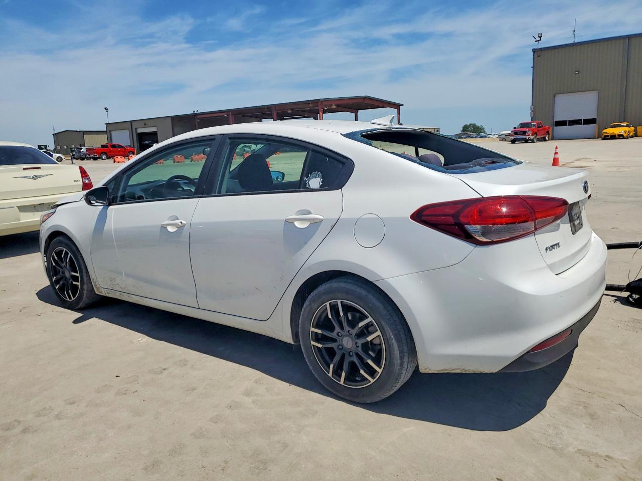 2018 KIA FORTE LX photo 2