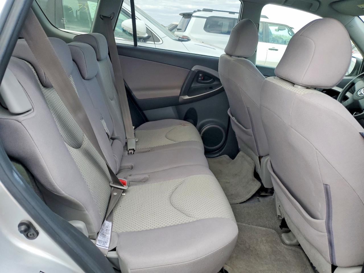 2007 TOYOTA RAV4 BASE photo 19