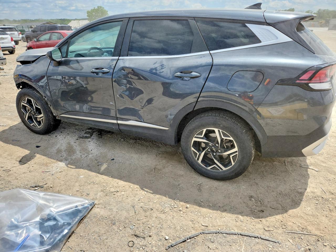 2023 KIA SPORTAGE LX photo 3