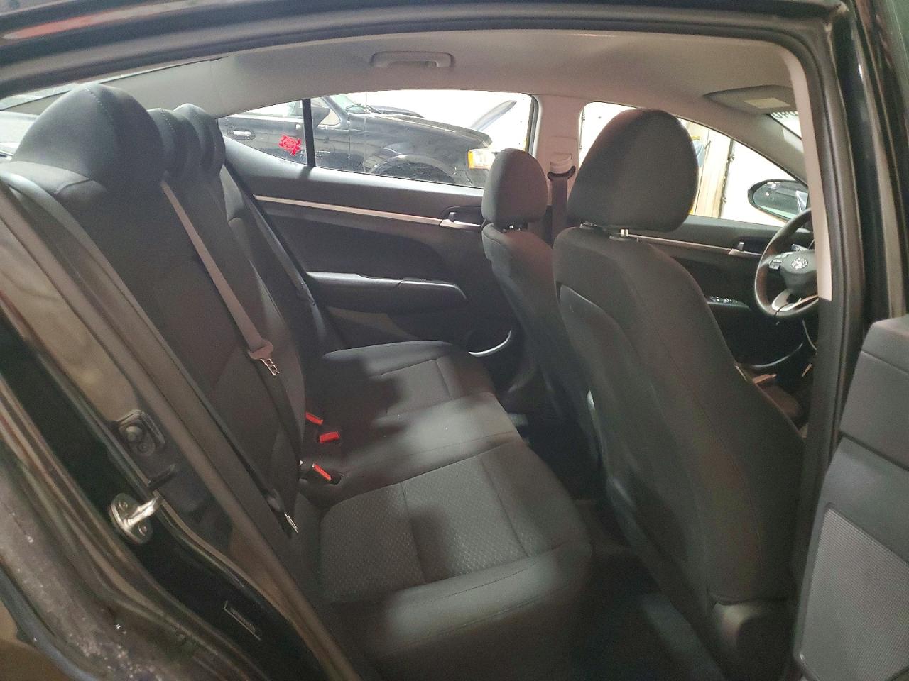 2020 HYUNDAI ELANTRA SE photo 28