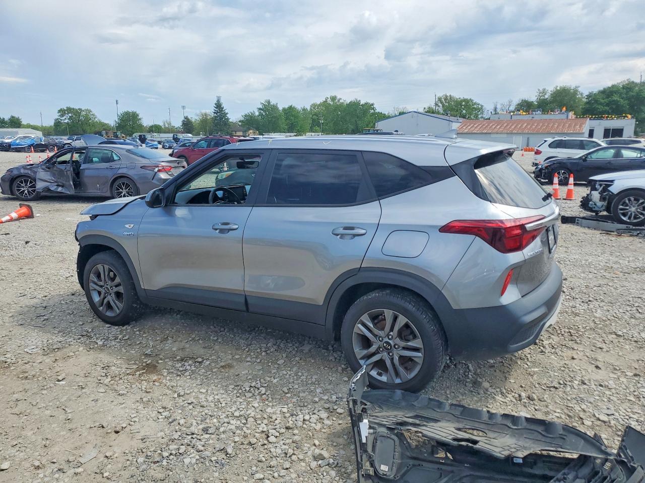 2021 KIA SELTOS LX photo 3