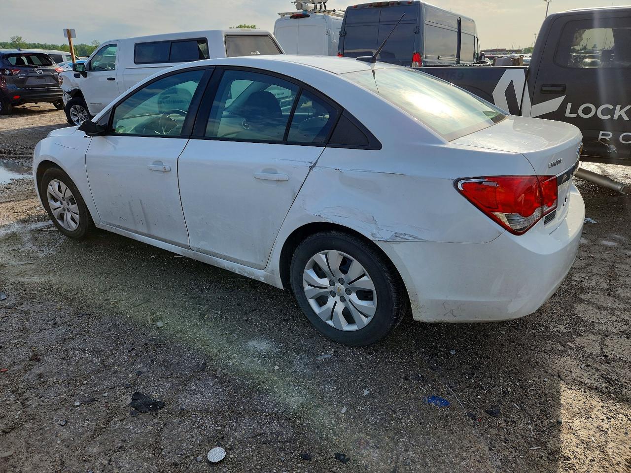 2014 CHEVROLET CRUZE LS photo 4