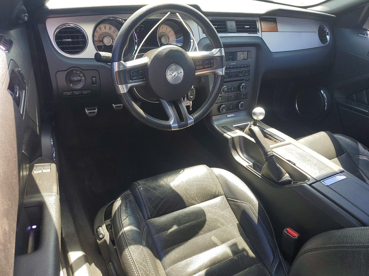 2012 FORD MUSTANG photo 15