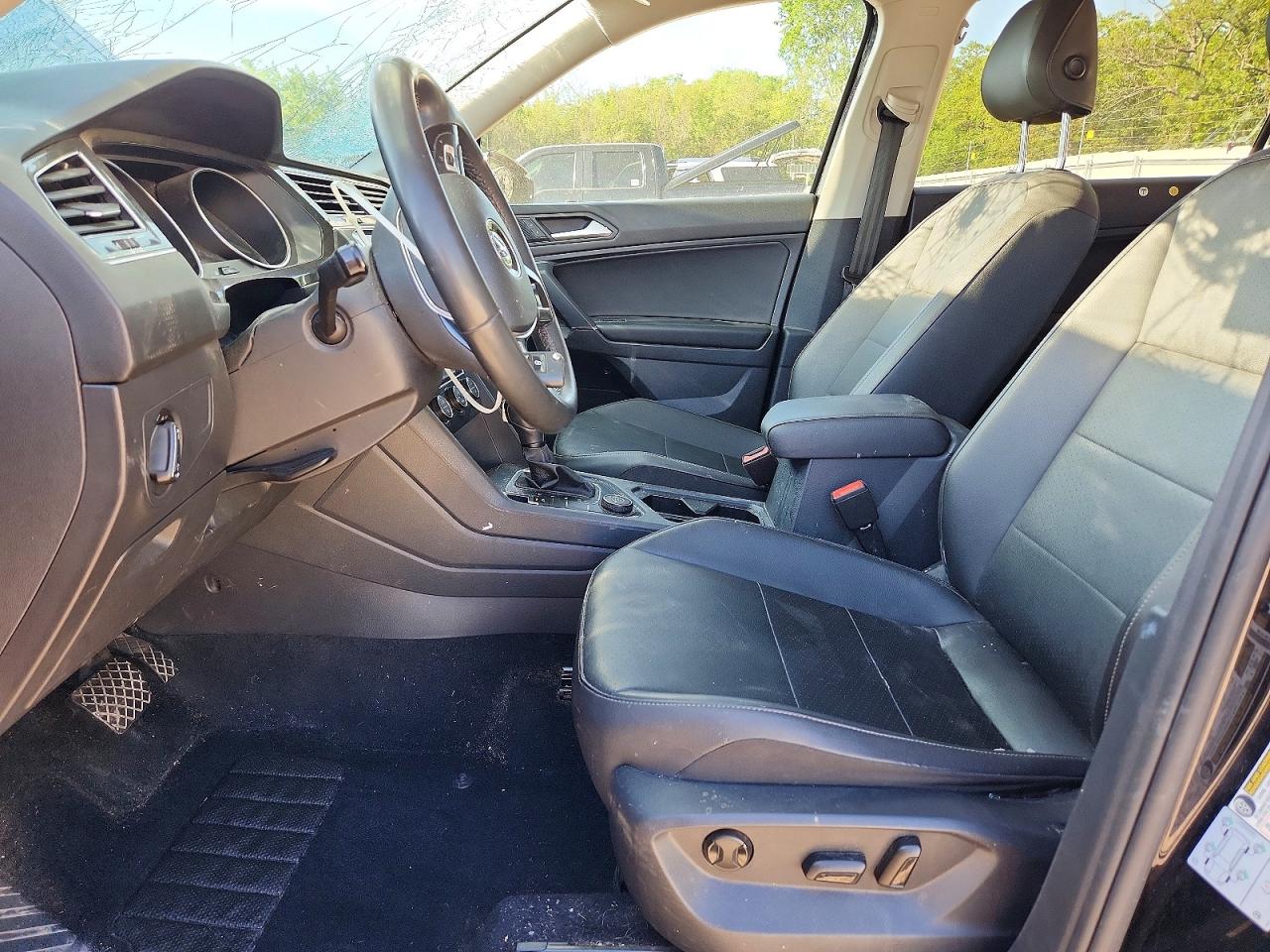 2020 VOLKSWAGEN TIGUAN SE photo 13