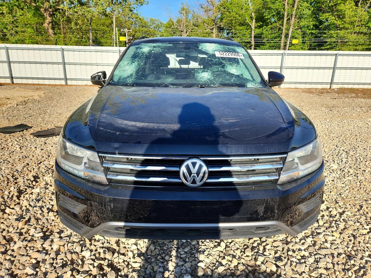 2020 VOLKSWAGEN TIGUAN SE photo 9