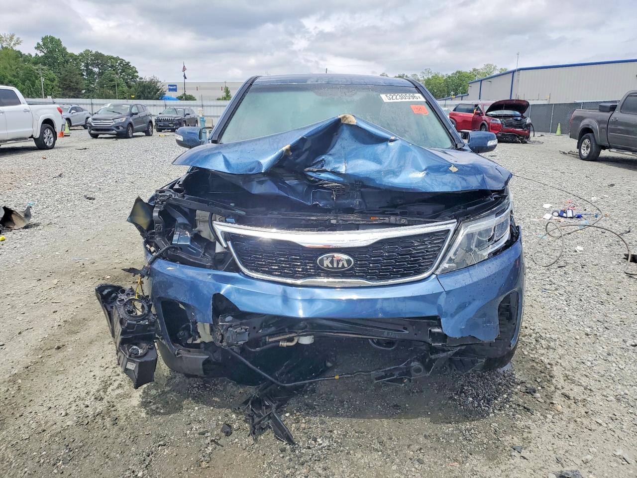 2015 KIA SORENTO LX photo 13