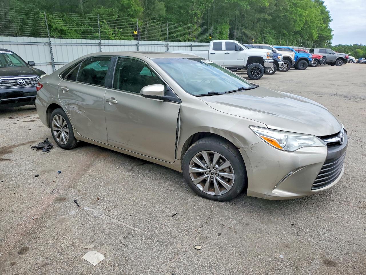 2016 TOYOTA CAMRY XLE photo 7