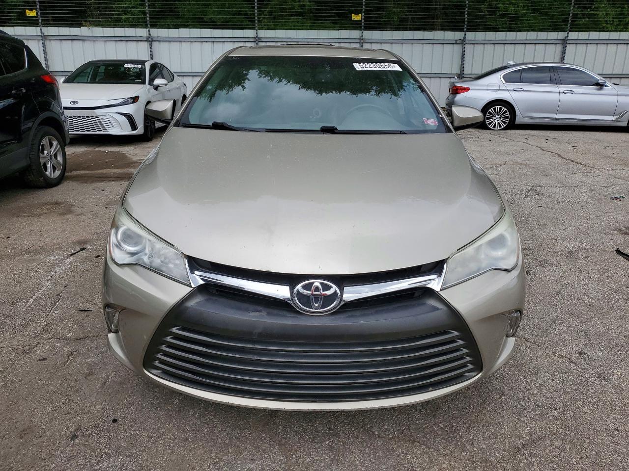 2016 TOYOTA CAMRY XLE photo 9