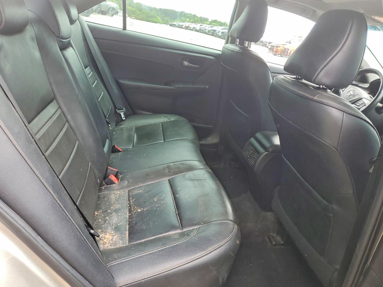 2016 TOYOTA CAMRY XLE photo 19