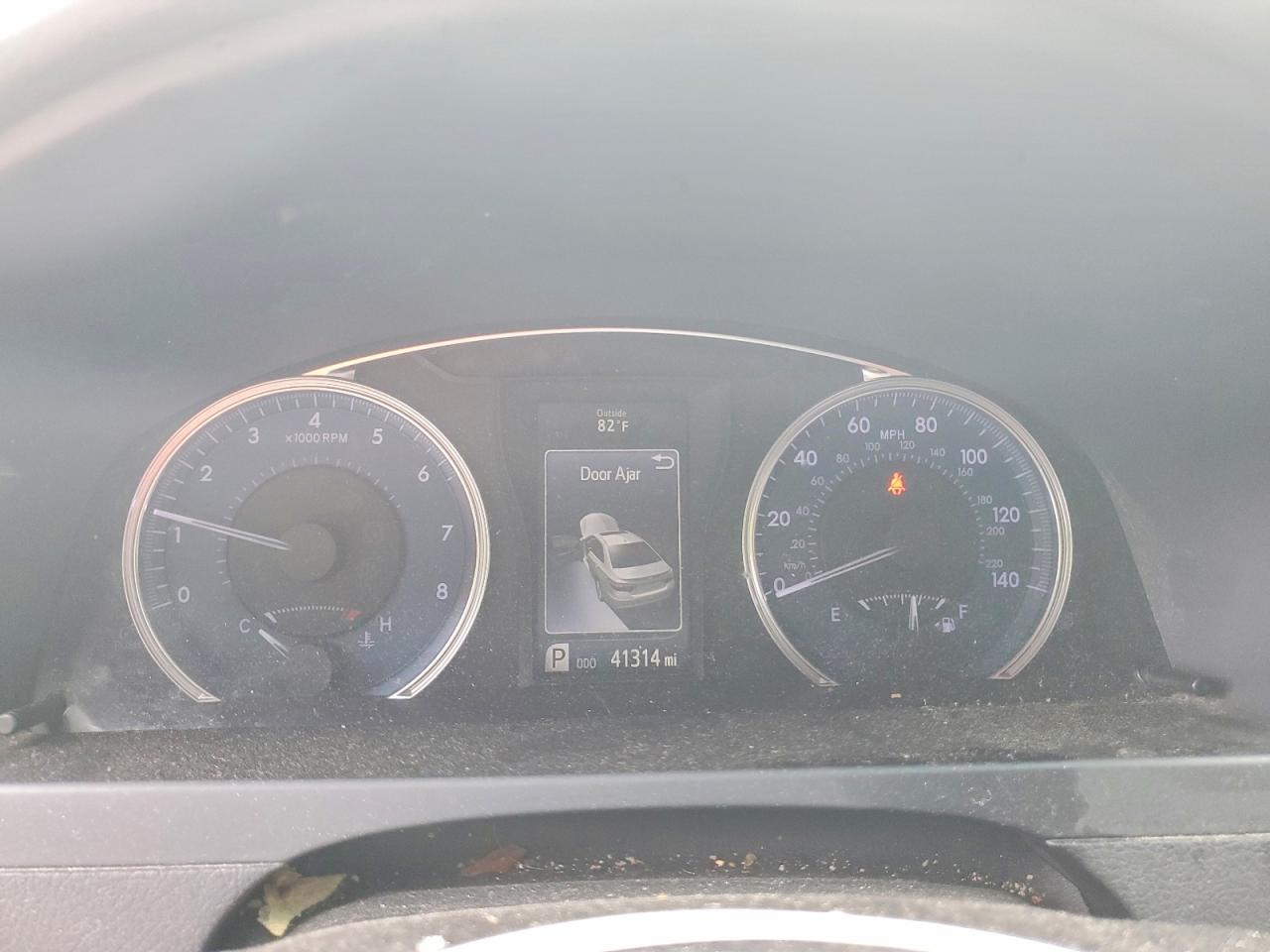 2016 TOYOTA CAMRY XLE photo 17