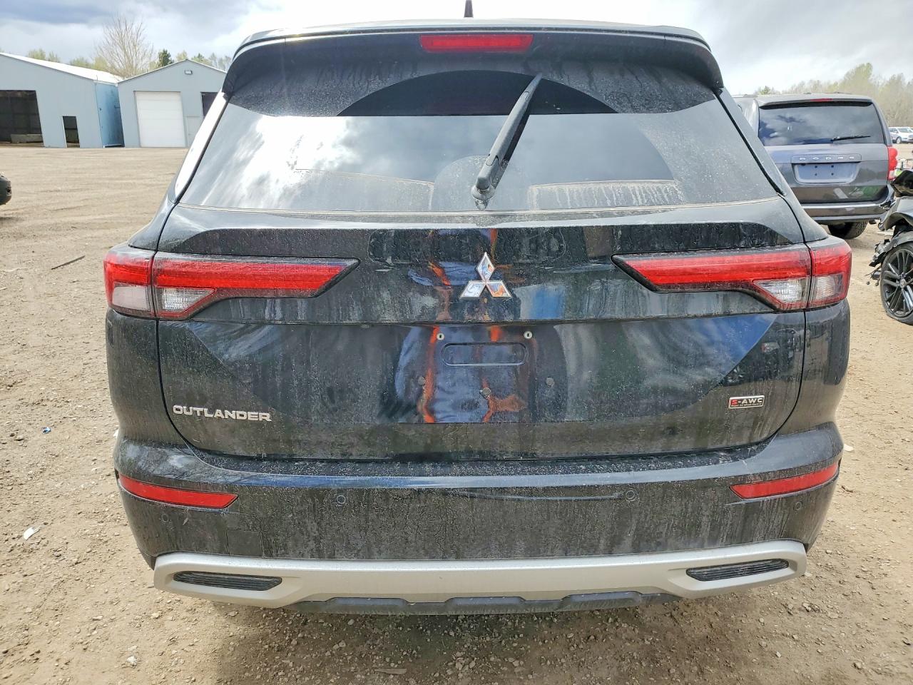 2024 MITSUBISHI OUTLANDER SE photo 16