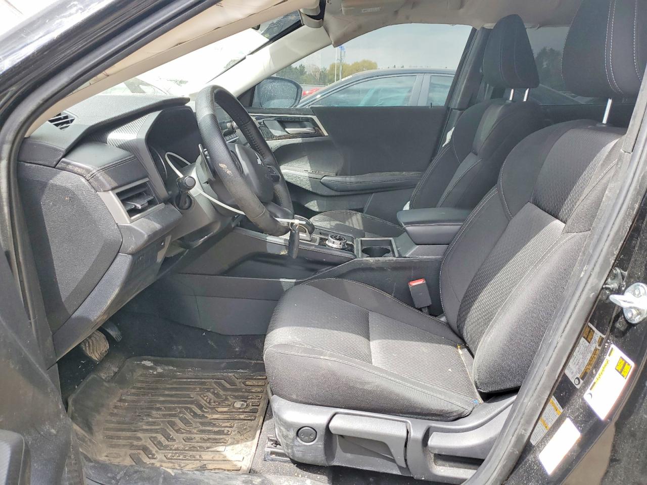 2024 MITSUBISHI OUTLANDER SE photo 19
