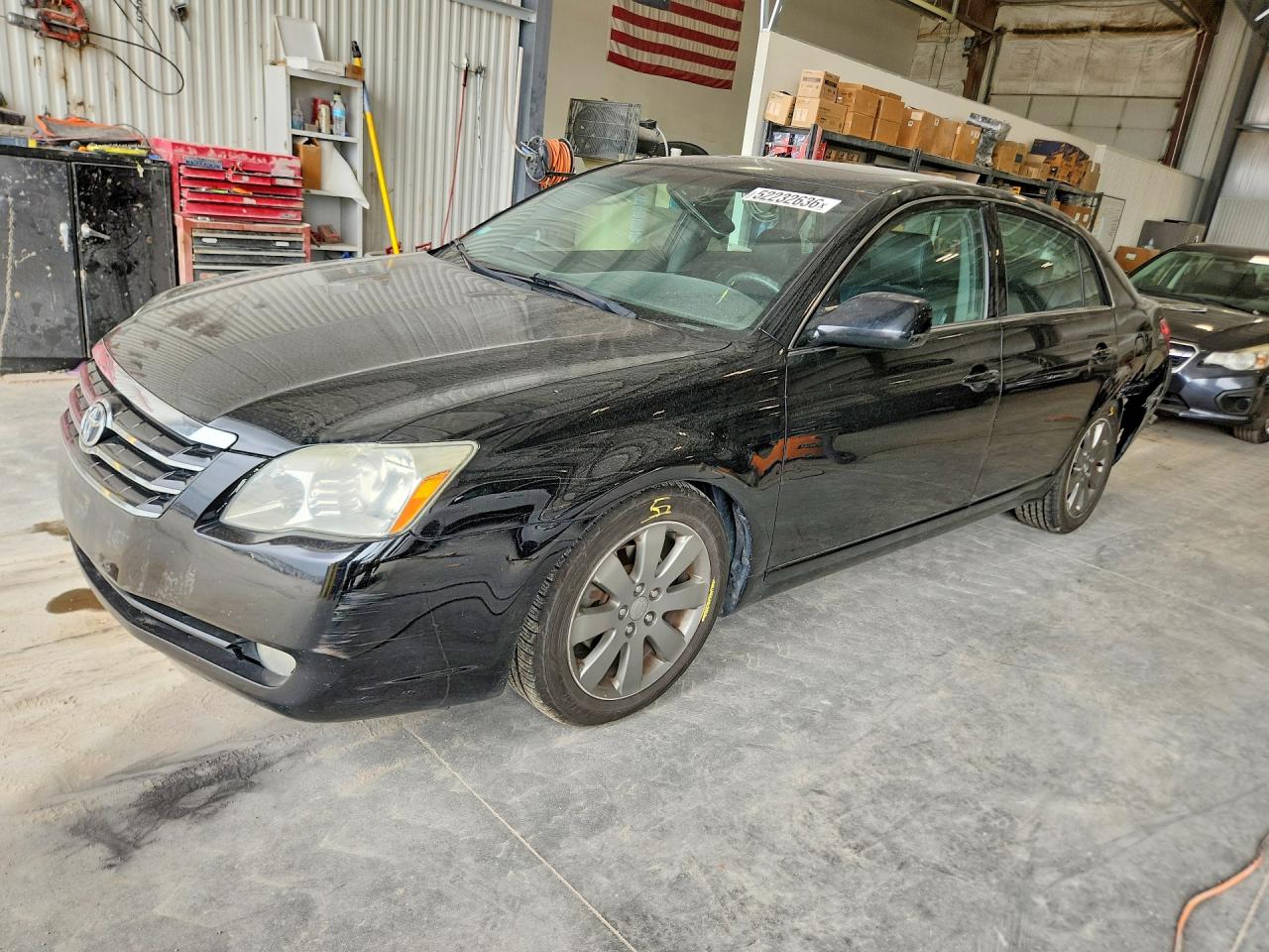 2005 TOYOTA AVALON