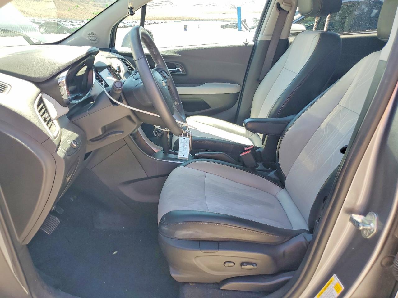 2020 CHEVROLET TRAX 1LT photo 13