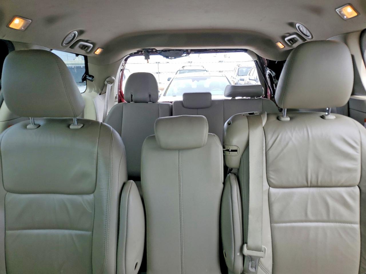 2017 TOYOTA SIENNA XLE 8-PASSENGER photo 10
