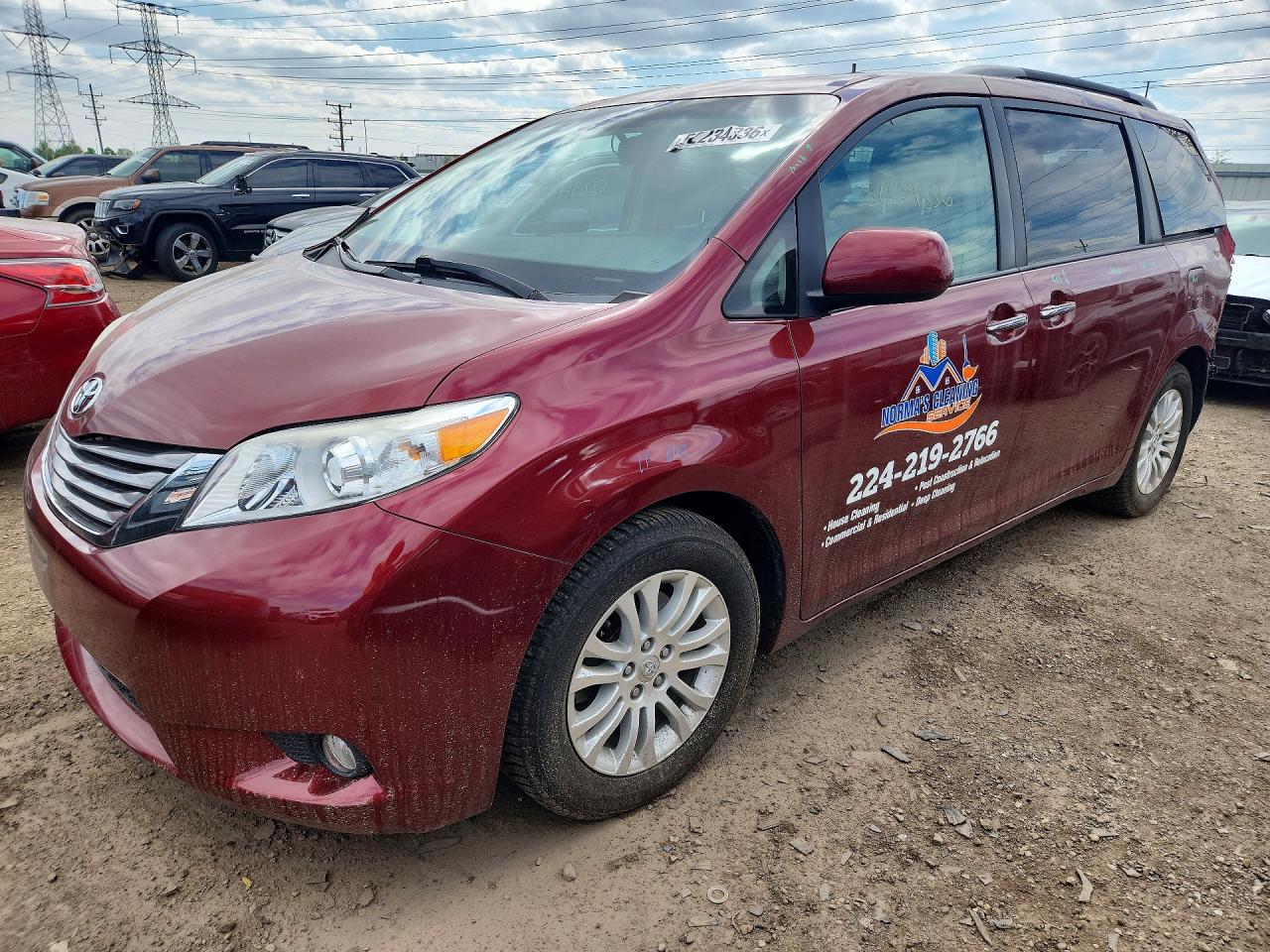 2017 TOYOTA SIENNA