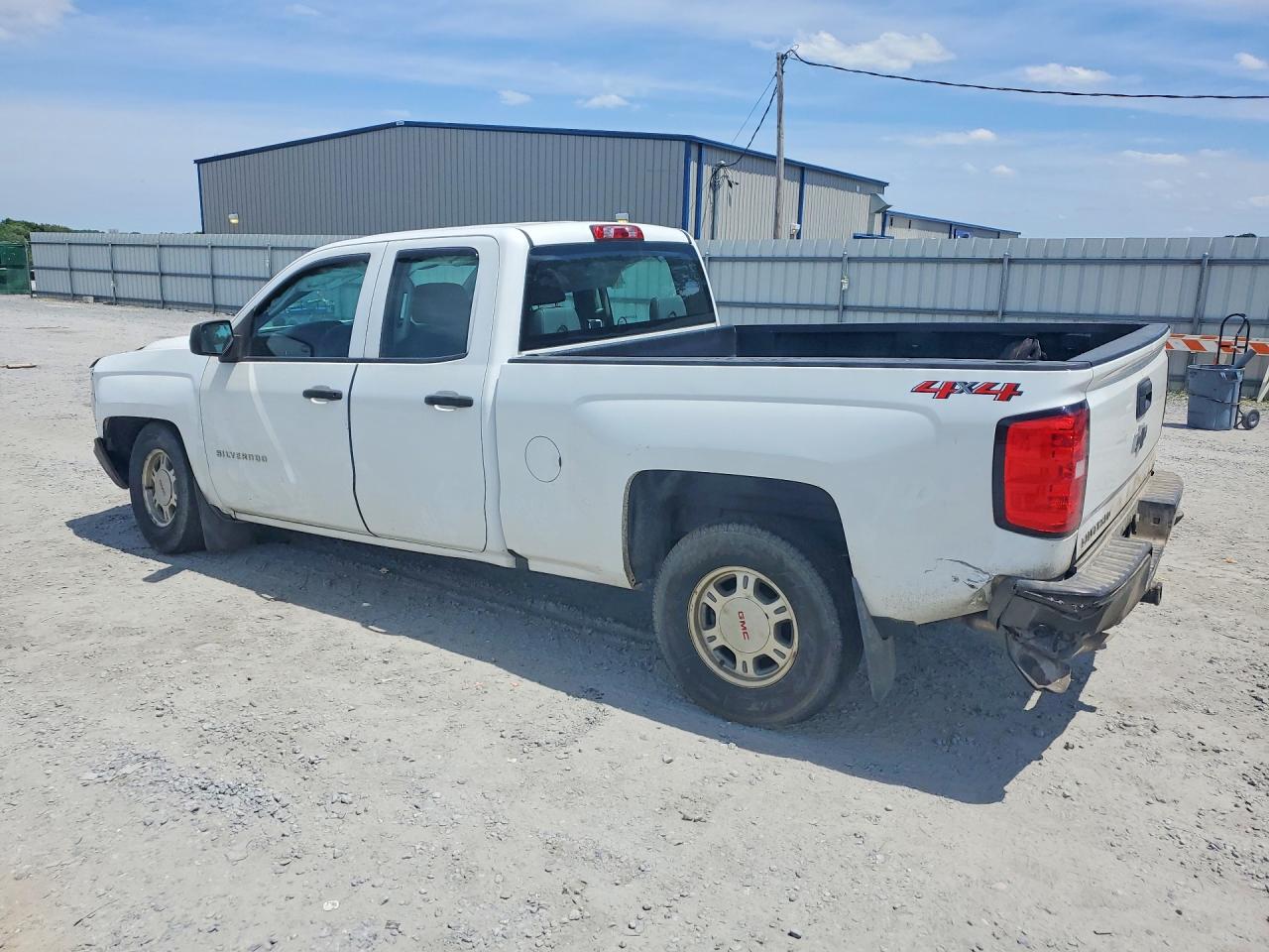 2018 CHEVROLET SILVERADO K1500 photo 3