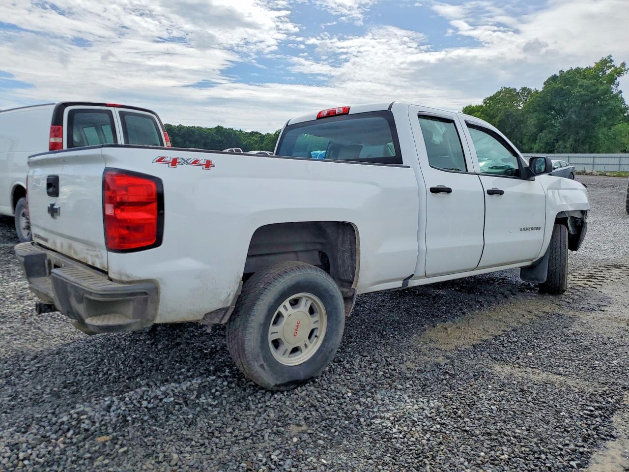 2018 CHEVROLET SILVERADO K1500 photo 5