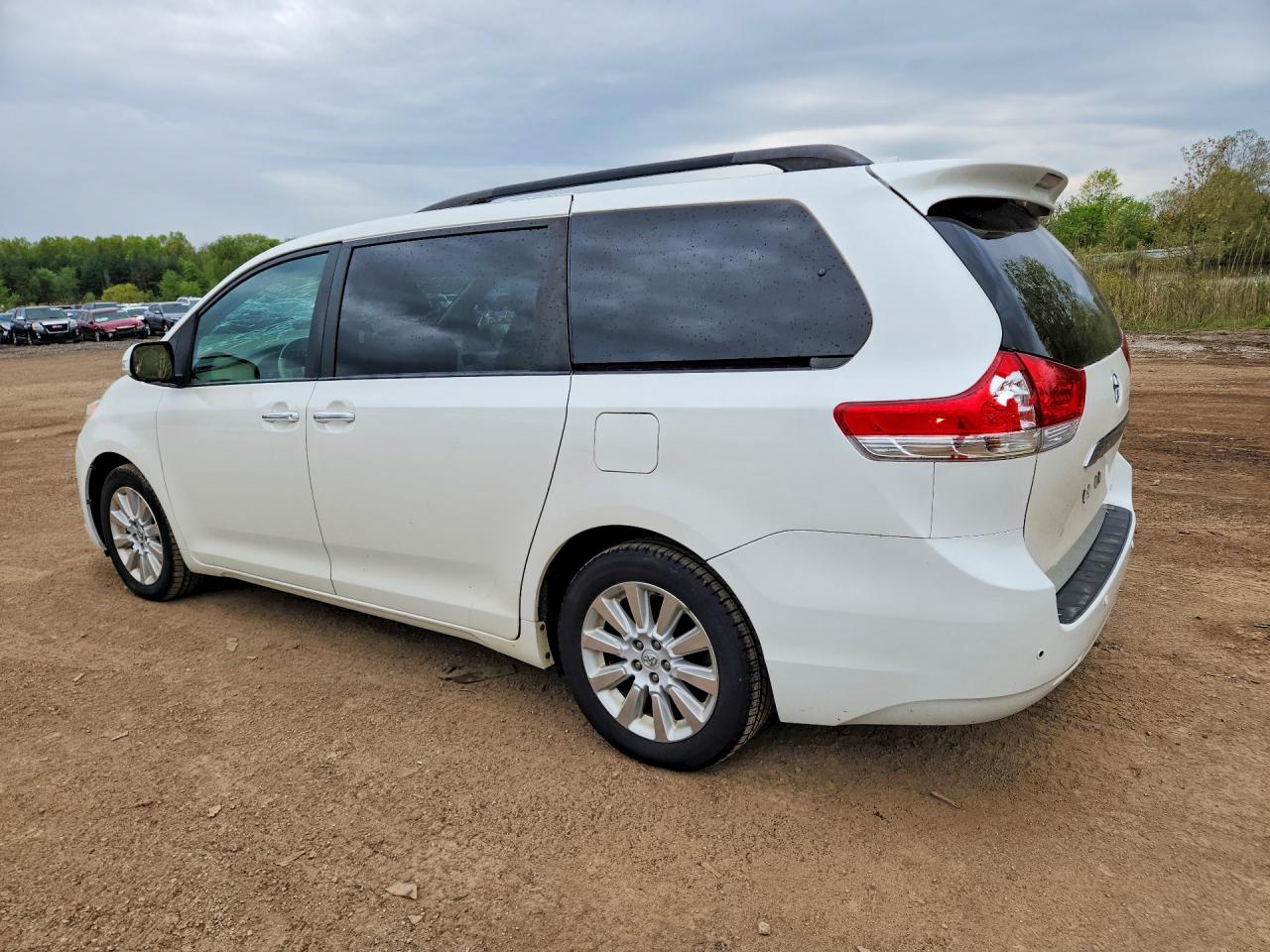 2013 TOYOTA SIENNA LIMITED 7-PASSENGER photo 4