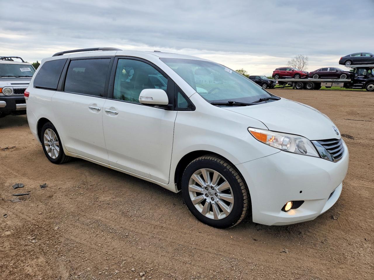 2013 TOYOTA SIENNA LIMITED 7-PASSENGER photo 10