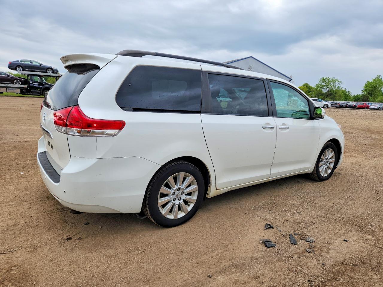 2013 TOYOTA SIENNA LIMITED 7-PASSENGER photo 7