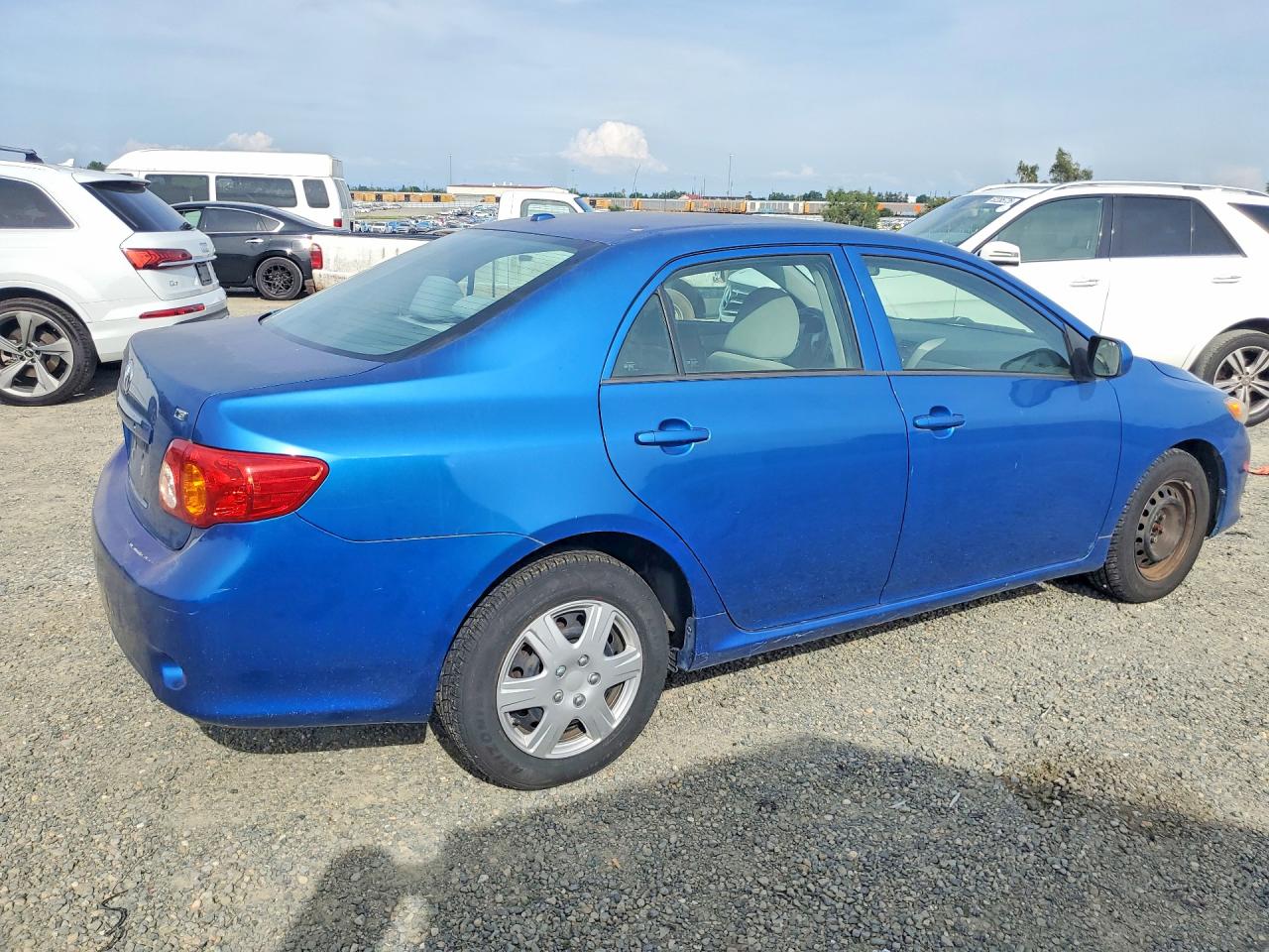 2010 TOYOTA COROLLA LE photo 5