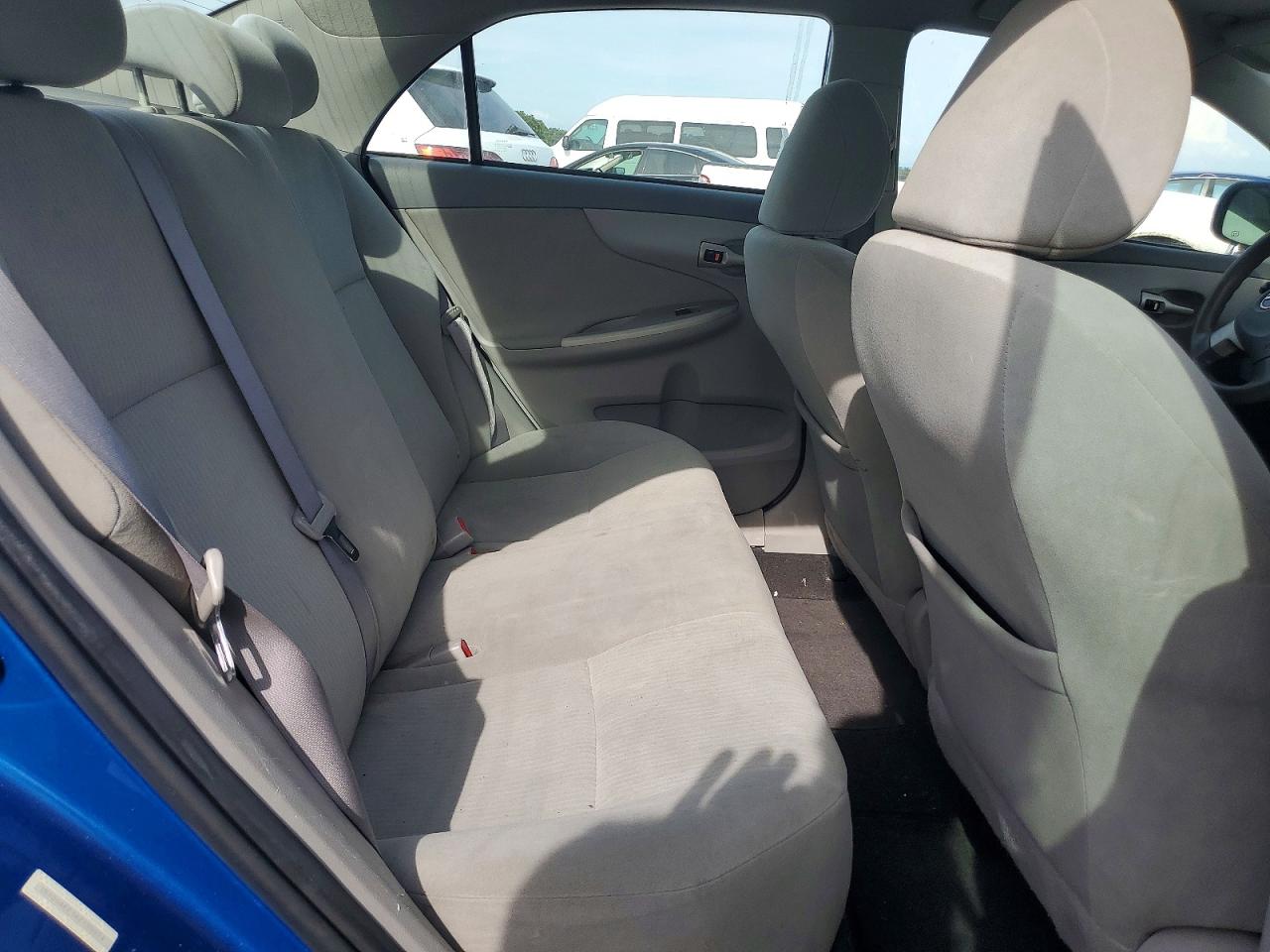 2010 TOYOTA COROLLA LE photo 19