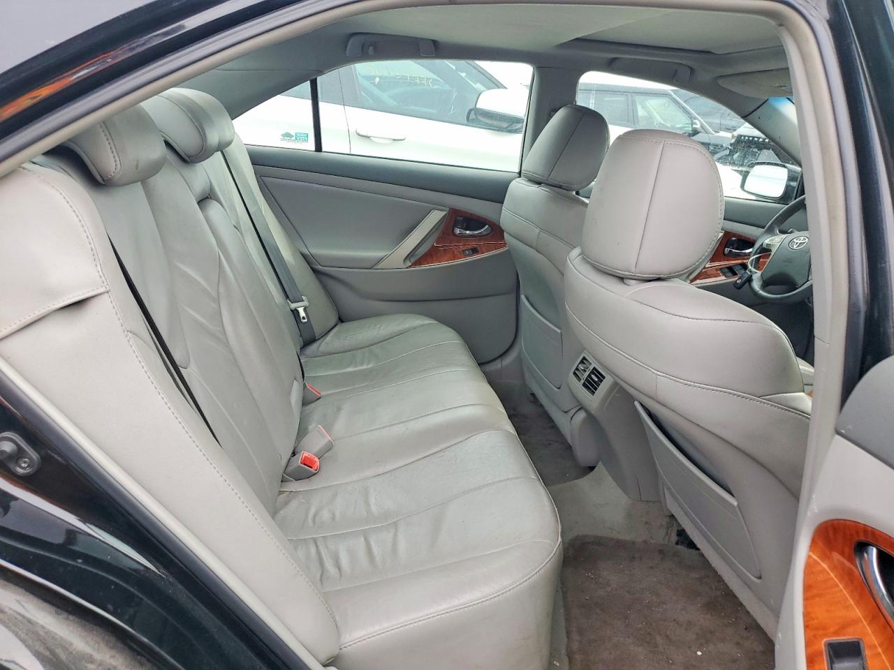 2011 TOYOTA CAMRY HYBRID photo 10