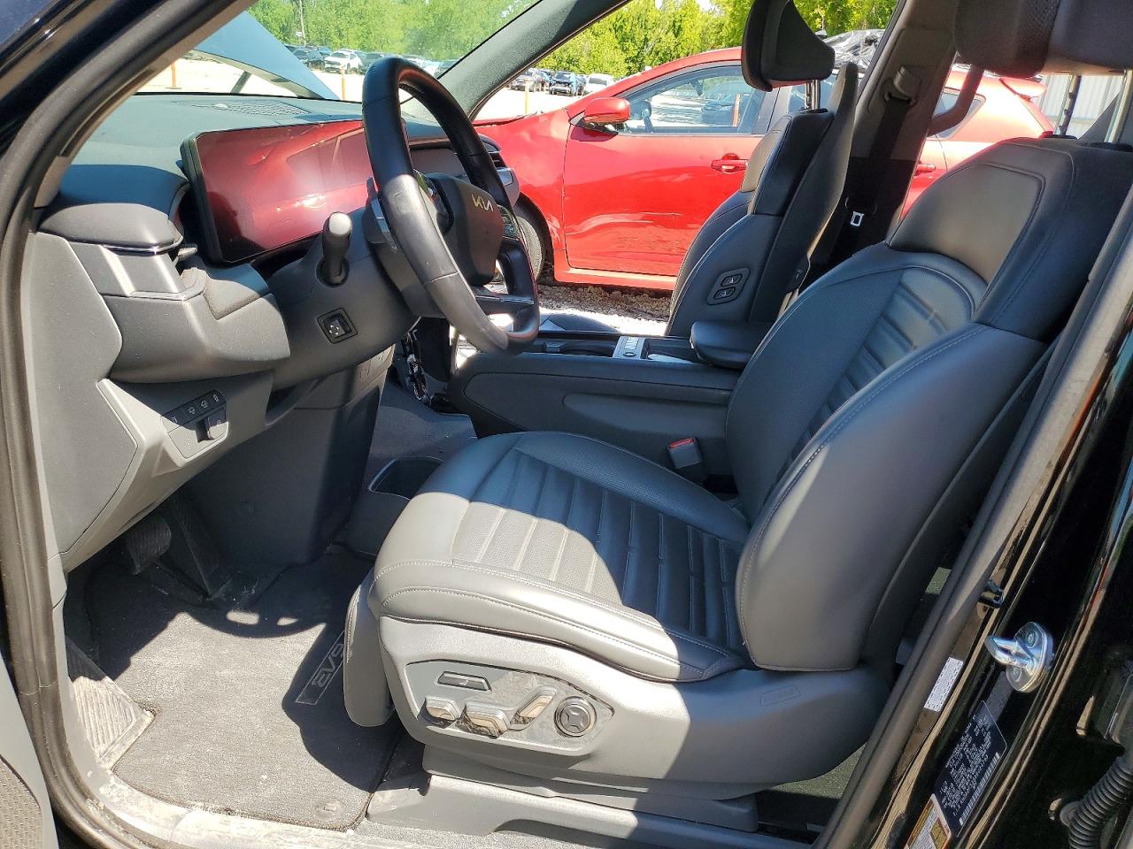 2024 KIA EV9 LAND photo 13