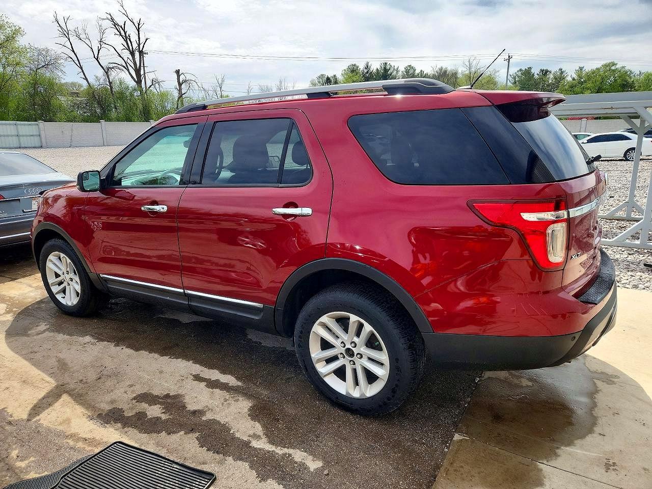 2014 FORD EXPLORER XLT photo 3