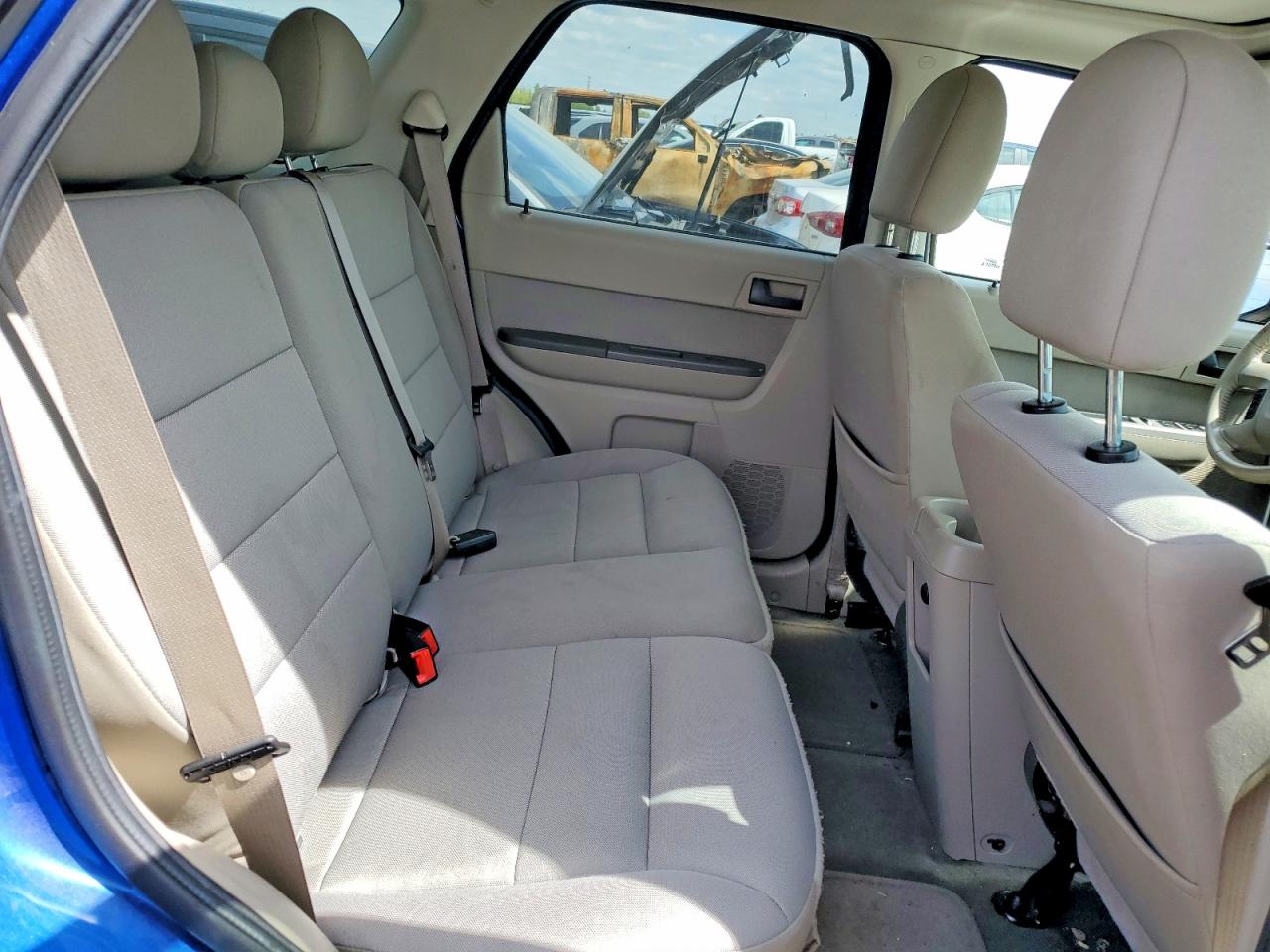2011 FORD ESCAPE XLT photo 19