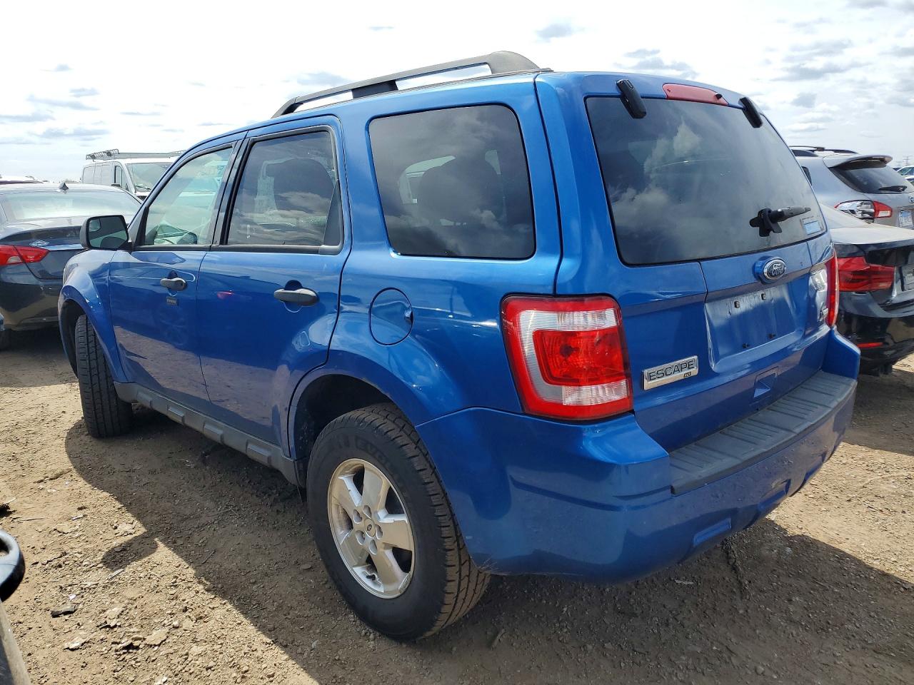 2011 FORD ESCAPE XLT photo 3