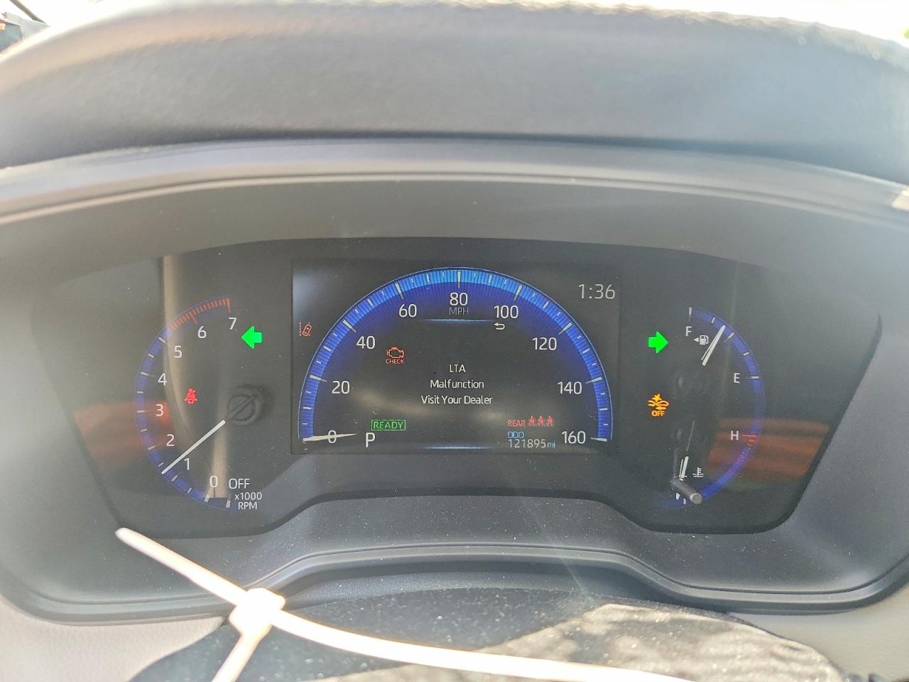 2021 TOYOTA COROLLA LE photo 17